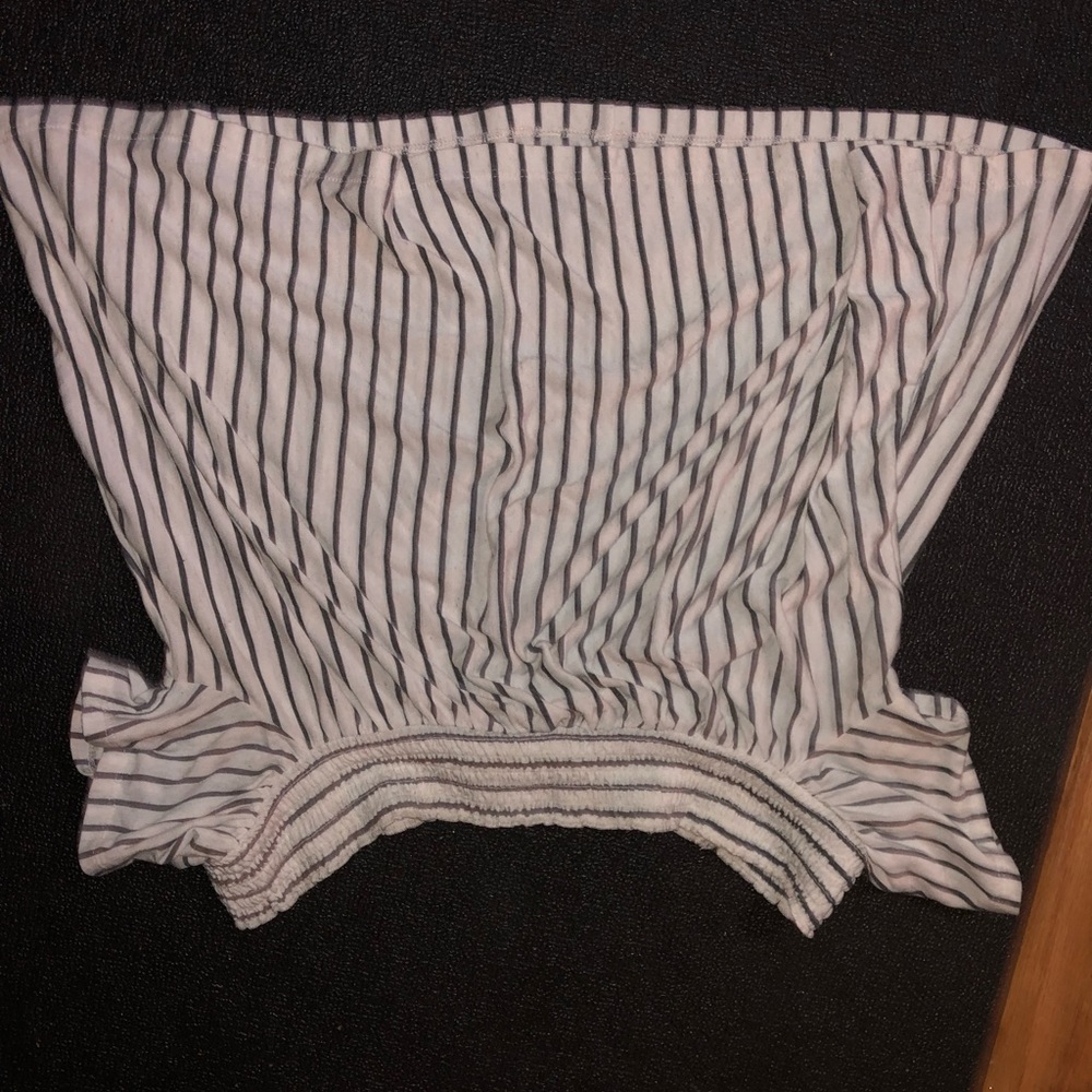 american eagle off the shoulder top (fits like s)